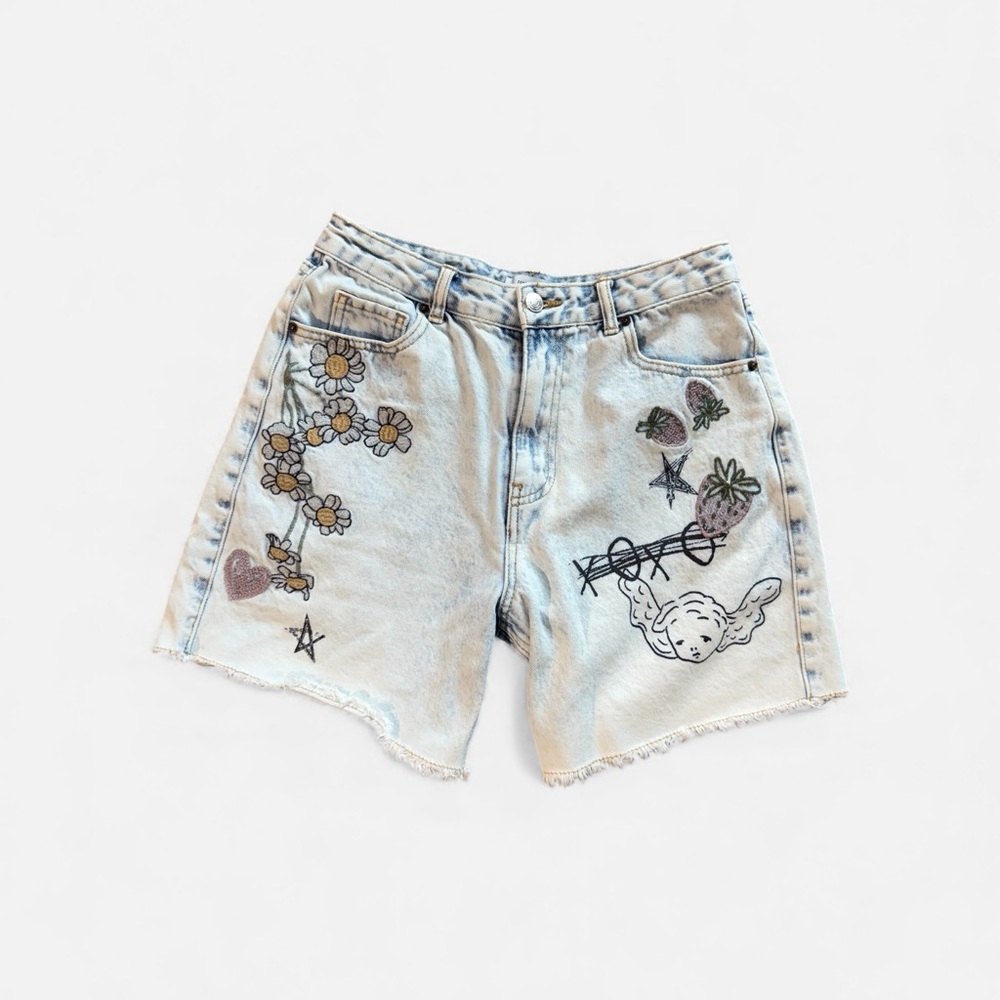 Forever 21 Light Blue Embroidered Street Art Retro Fringe White wash Jean Shorts